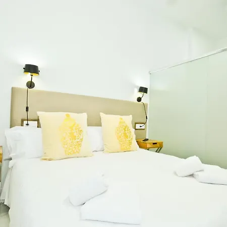 Ninesuites アパート *